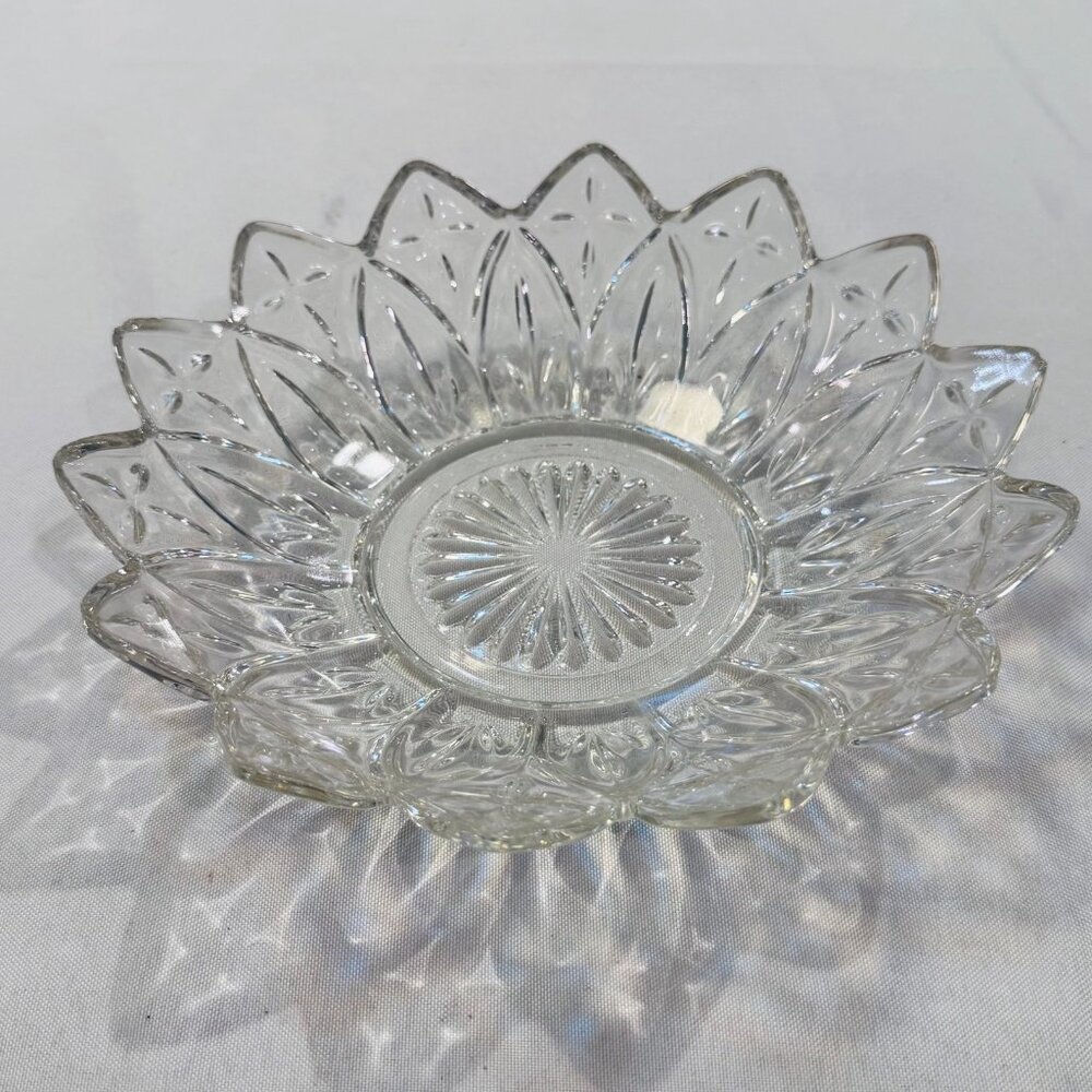 VIntage Federal Glass Petal Pattern Clear Glass 10" Fruit/Serving Bowl